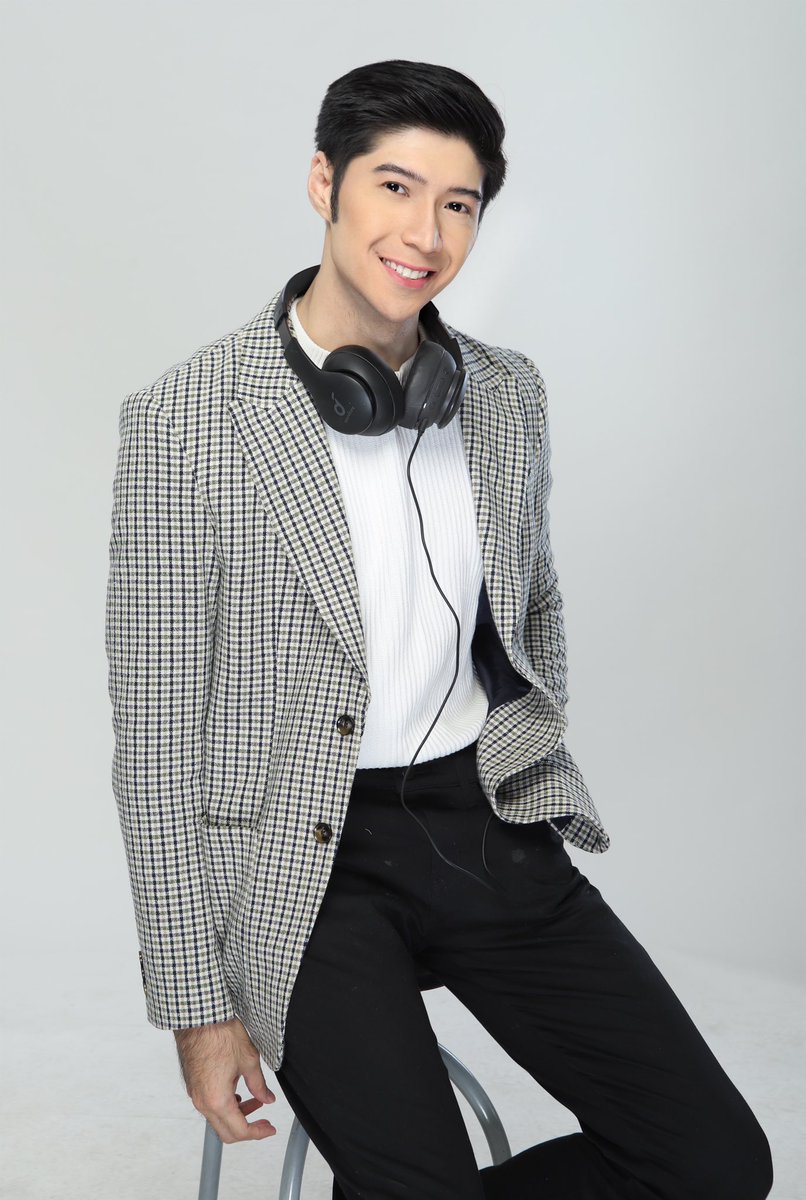 JimmyNocon's tweet photo. DJ Jimmy Nocon 🎧

📸: @edwarddc88 
HMU: @its.ayacoronado 
Stylist: @mscookieperry 

#djjimmynocon
#DJimmynocon https://t.co/mOGKg2nwii