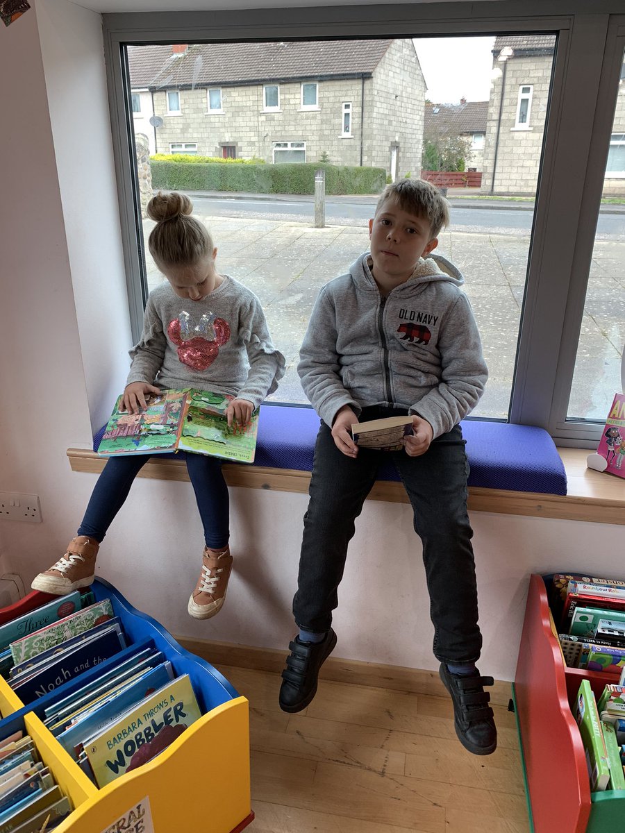 KSKaire's tweet photo. Arts &amp; crafts at #meadowbanklibrary and lots of books borrowed for the school holidays! 📚 @MPS_Primary1 @MPSPrimary5 https://t.co/CebsbwUlDE