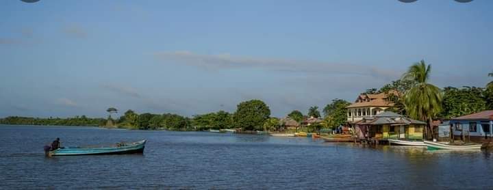 #SomosPuebloPresidente 🔴⚫✊🇳🇮 #Nicaragua
#SinapredSomosTodos 
#VictoriasDeLaPaz
Hermoso amanecer en Laguna de Perlas, después de la tormenta vino la calma.
✨¡Buenos días y feliz martes!!! Dos en sintonía, pueden más que una multitud en discordia.😏🌞👋🏼 Bonito día. ☕✨🌻🌻❤️🖤