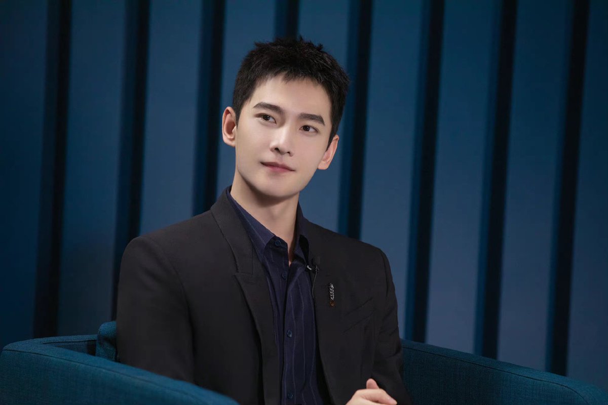 dramapotatoe's tweet photo. #YangYang for a L’Oreal Paris livestream event 

#杨洋 https://t.co/nrTVsy1WeK