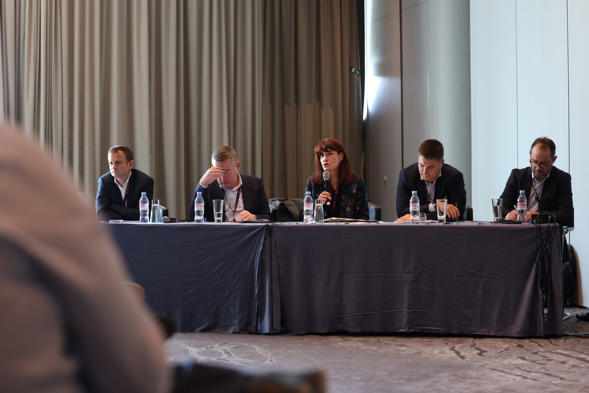 [ Le Before ]

Les temps forts de la première soirée et la matinée :
➡️ Soirée sponsorisée par <a href="/Tanium/">Tanium</a> et keynote avec Dagobert Levy, VP, South EMEA &amp; Charles Ross Chief Customer Officer
➡️ Masterclass avec <a href="/chavalarias/">David Chavalarias</a> "Quand les réseaux sociaux influencent la vie politique"