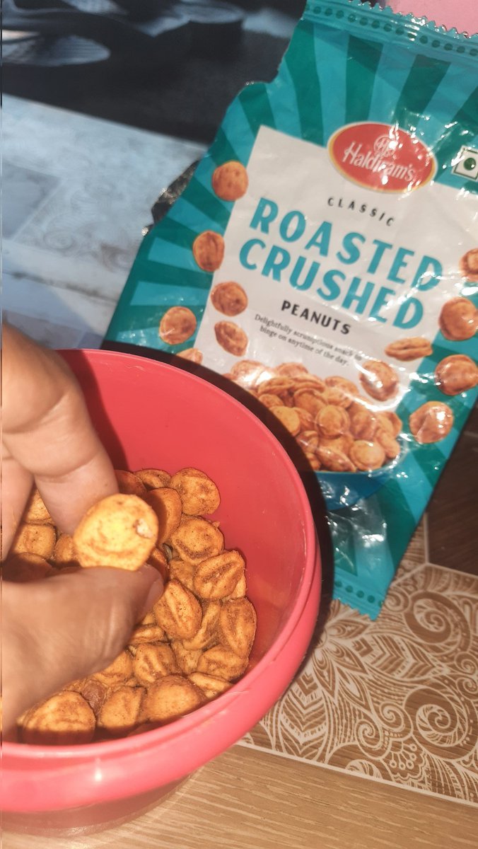 rishabh532's tweet photo. @HaldiramSnacks has been trusted &amp; favourite brand since childhood &amp; I was shocked when we bought this packet today &amp; found insects in them. When I found the customer care number &amp; called them on the mentioned number,number was not valid.
#emotions &amp; #trust broken. https://t.co/DvoYORIc6e