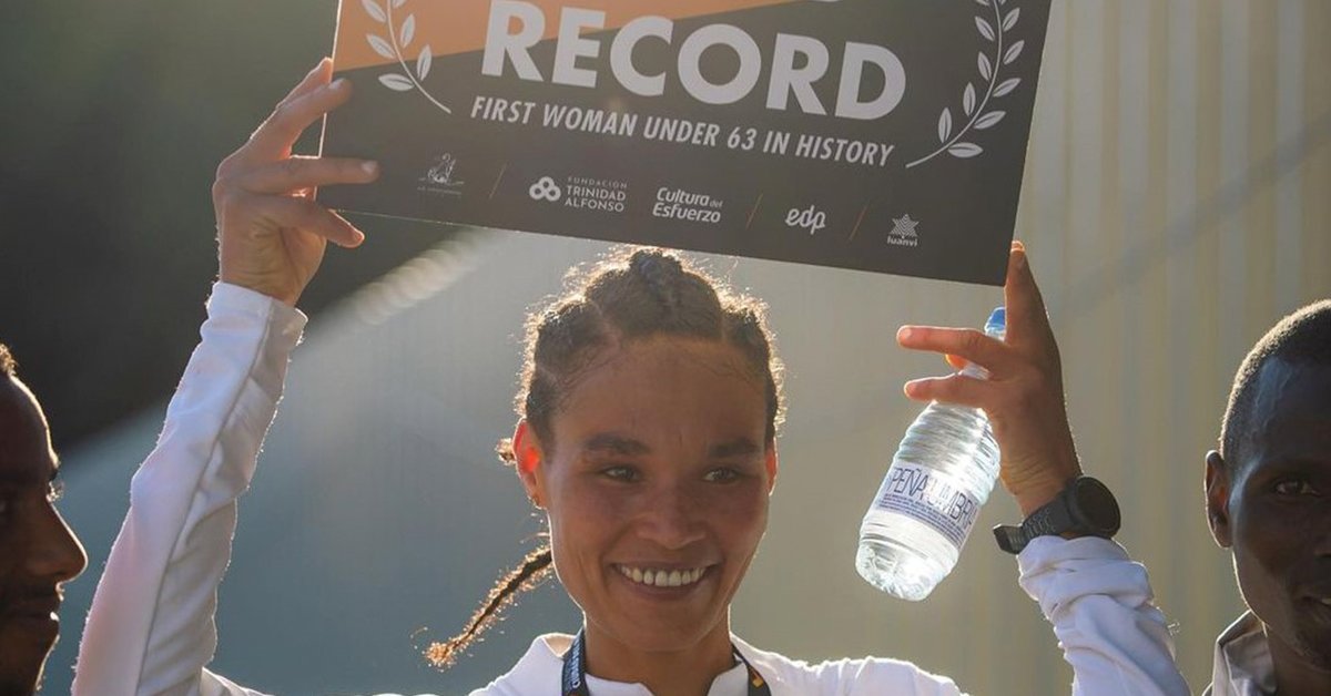 nn_espana's tweet photo. ¿Necesitas un referente para motivarte como #RealRunner? La atleta del @nnrunningteam, Letesenbet Gidey, es pura inspiración. 🔝
En su debut con el #NNRunningTeam, batió el récord mundial de media maratón y, en 2022, se ha convertido en campeona mundial de 10 000 metros. 🏃♀️🙌 https://t.co/pTaQNPWrMc