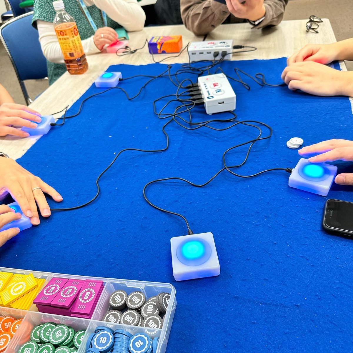 makipapa's tweet photo. 先週末の地元ボドゲ会。栄養素を適量とって過剰分は運動で排出する今日から始める健康生活 #コンサンプション 面白い!
#boardgame
#consumption
#sagaland
#tsukuruten
#boardgamequiz
#awkwardguests
#UPGS部会 #130th
#UPGSS #urawa https://t.co/TM2WlOxR4z