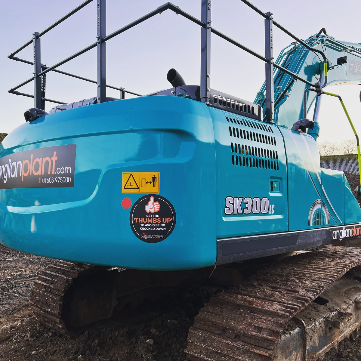 AnglianPlant's tweet photo. πͺ 30 TON EXCAVATOR πͺ
One of our 30βs has just returned from work and looking for its next job!
If you need to shift or lift get in touch!:
π 01603 975000
π§ hire@anglianplant.com
#30tonner #excavator #muckshift #lift #planthire #planthireuk #anglianplant https://t.co/wBeceWJZOL