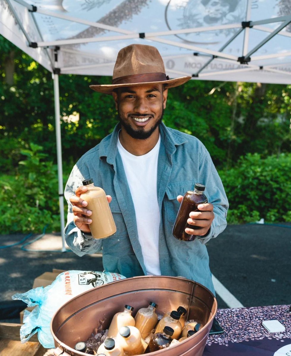 Lehman community, please join us at Student Life Building today <a href="/LehmanOCL/">Lehman College - OCL</a> and Hector Castillo Carvajal as he shares his journey as an entrepreneur, advocate, and owner of the Bronx's Don Carvajal Cafe.  
Wed. 10/11, 3-4 p.m. Proof of vax req. RSVP @ bit.ly/3cZZYI4
