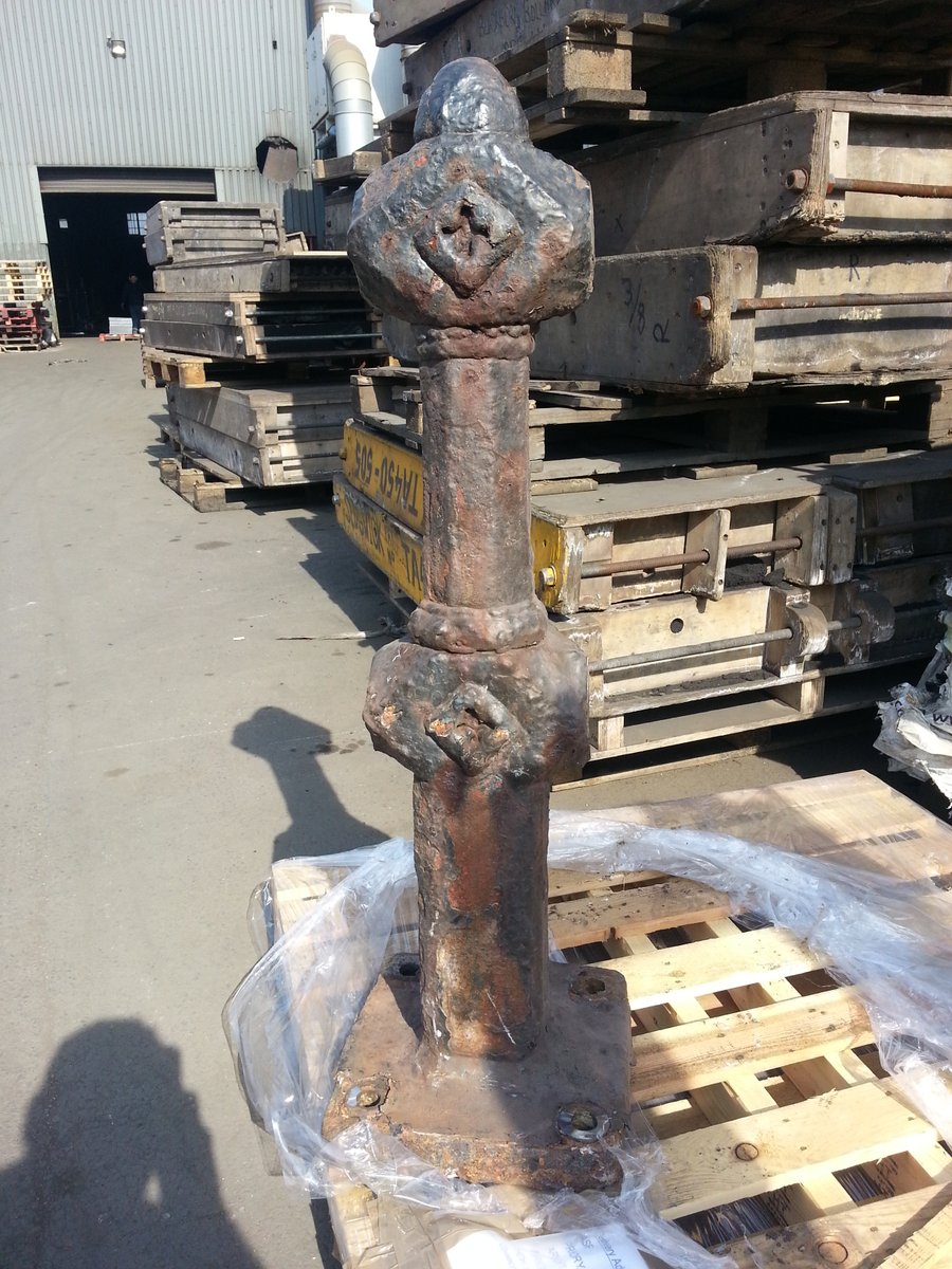 Boll_Ards's tweet photo. TRANSFORMATION TUESDAY: Original Posts circa 1880 on Roker Pier. New patterns made from old posts for a full upgrade of the Pier. #ASF #heritage #EnglishHeritage #pier #Roker #postandrail #seaside #transformationtuesday https://t.co/Uuy7Px8CyD