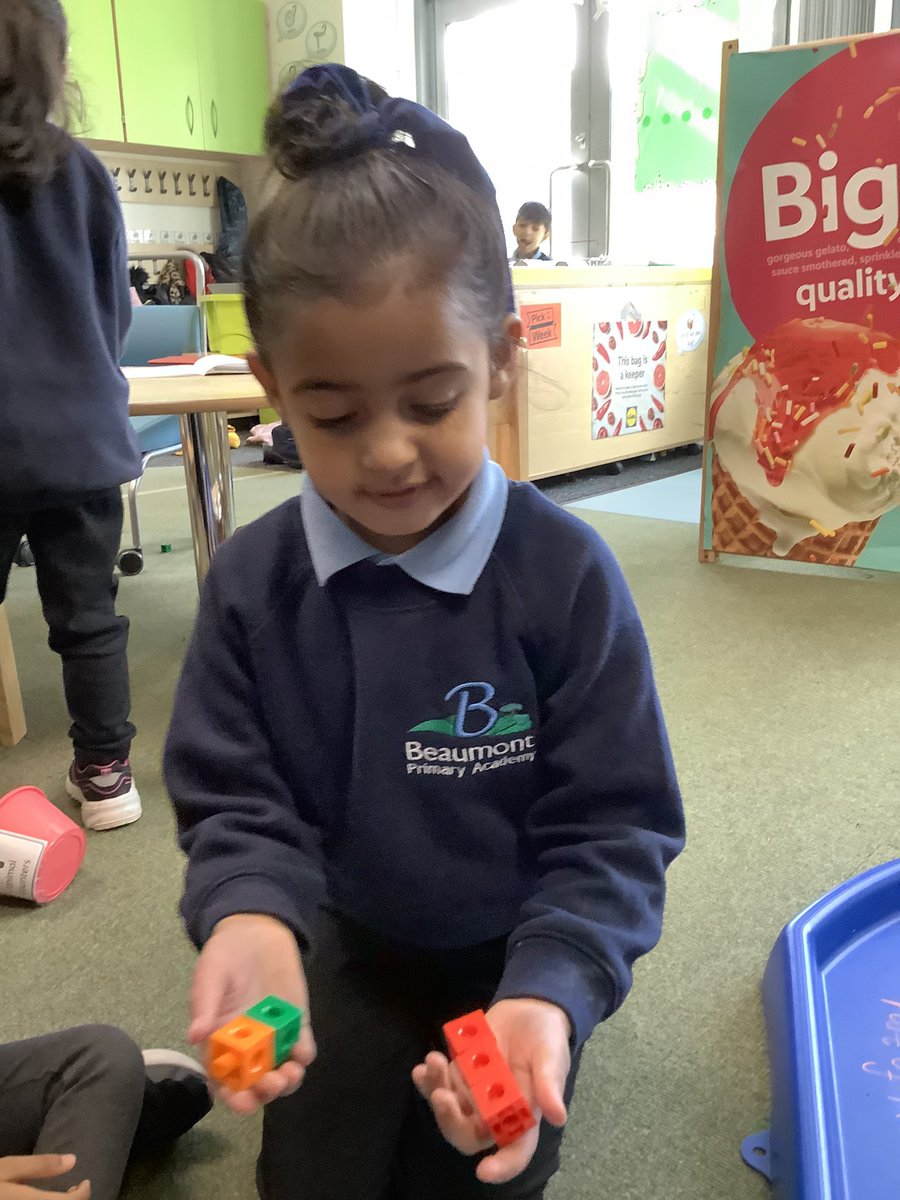 BeaumontPAc's tweet photo. Rabbits have been finding different ways of making 5! We have been using @numberblocks to help us! @SouthPennine #maths #number #numericalpattern #successfulstudents #partpartwhole #mathsvocabulary https://t.co/ijIbaUCWgg