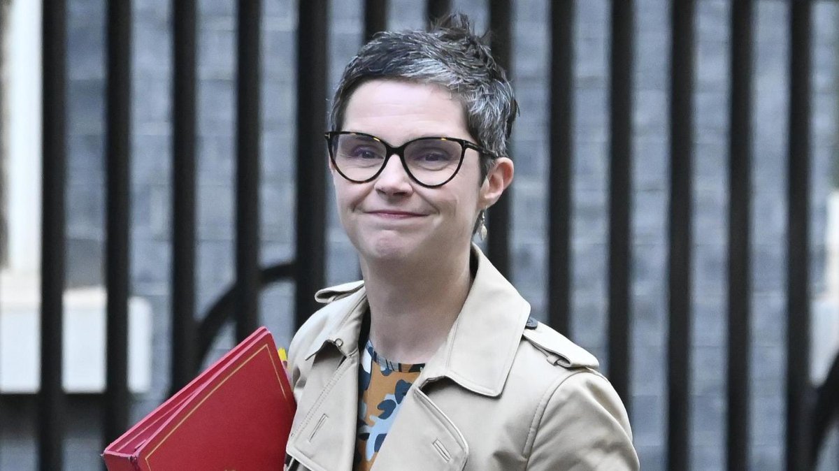 minister-ready-to-tell-cabinet-that-benefits-must-match-inflation-twitter