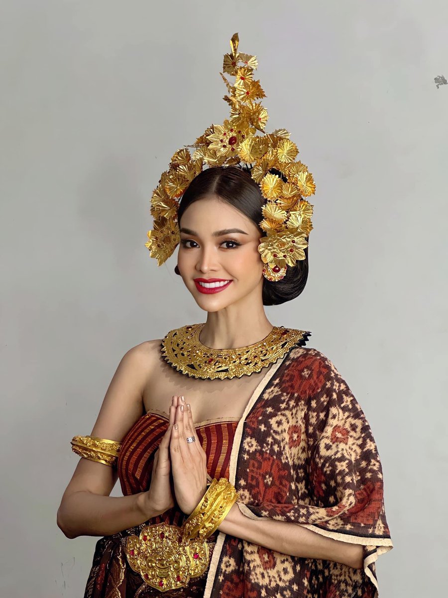 Dahlia29096715's tweet photo. สาวอินโดต้องขนาดนี้ไหมคะ  #ENGFA_BalineseCostume https://t.co/FAfICvU3nC