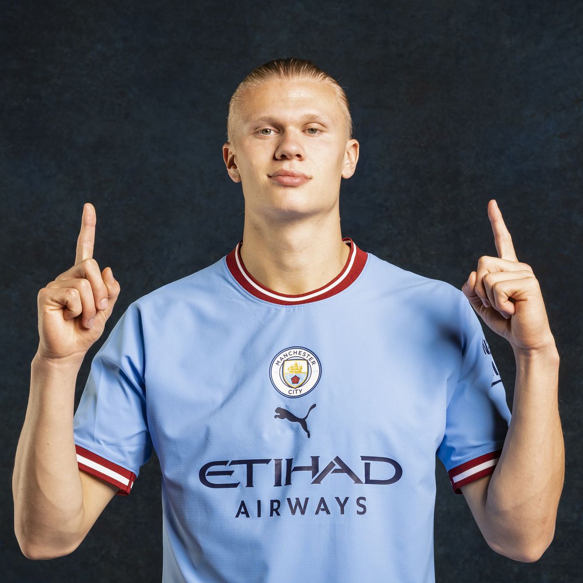wingplay_'s tweet photo. A rivalry that the Premier League needs! https://t.co/ciU0O7tU3C
