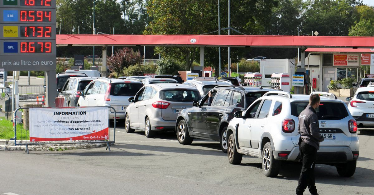 Reuters's tweet image. Explainer: Why are French refinery workers striking? reut.rs/3RMgdH7