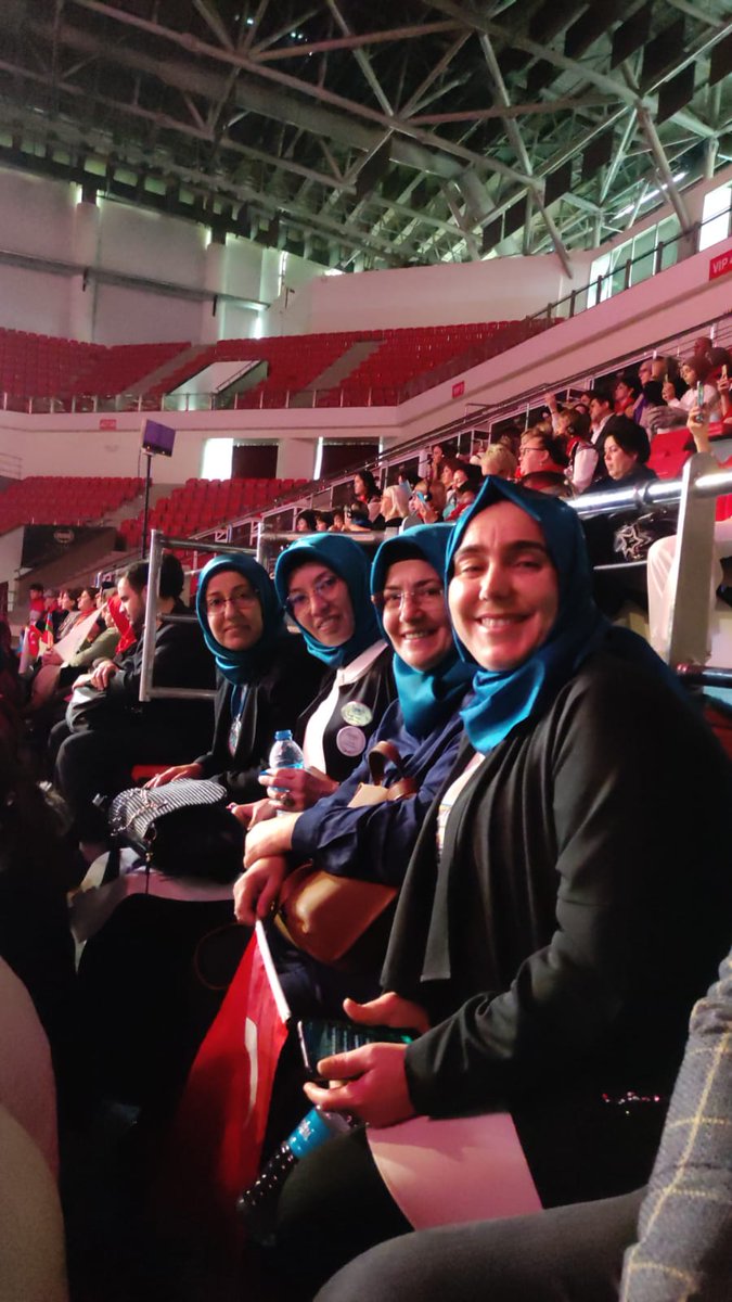 tuncflz's tweet photo. En kısa zamanda bu sahneye hep beraber daha fazla liderimizle Yeşil Beyaz olarak çıkmayı diliyoruz sen kabul et duamızı Rabbim  🤲🤲🤲
@Gulumsun10 
@gneoban2 
@CalsknSultan https://t.co/xO7eUAR1Ih