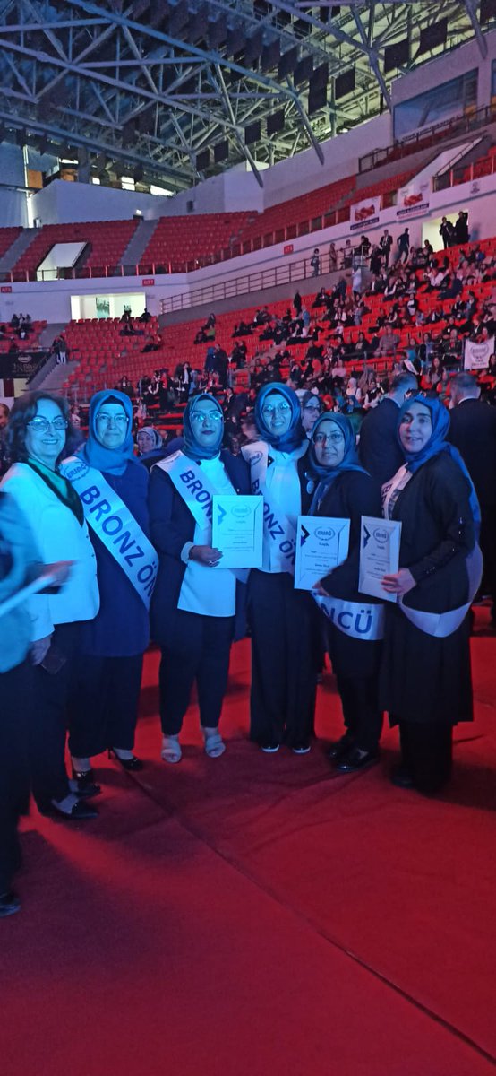 tuncflz's tweet photo. En kısa zamanda bu sahneye hep beraber daha fazla liderimizle Yeşil Beyaz olarak çıkmayı diliyoruz sen kabul et duamızı Rabbim  🤲🤲🤲
@Gulumsun10 
@gneoban2 
@CalsknSultan https://t.co/xO7eUAR1Ih