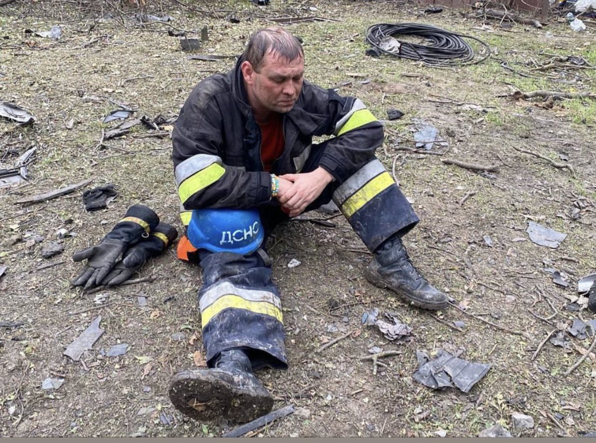 Дякуємо 💙💛

Про них мало говорять, 
тому ми хочемо подякувати #ДСНС за їхню працю і наш спокій