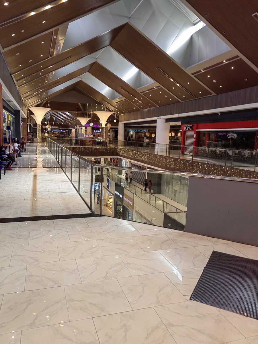 afamdaddy's tweet photo. Robinson wala ganun Tao nakakatamad mag shopping https://t.co/cyoRlqLAn0