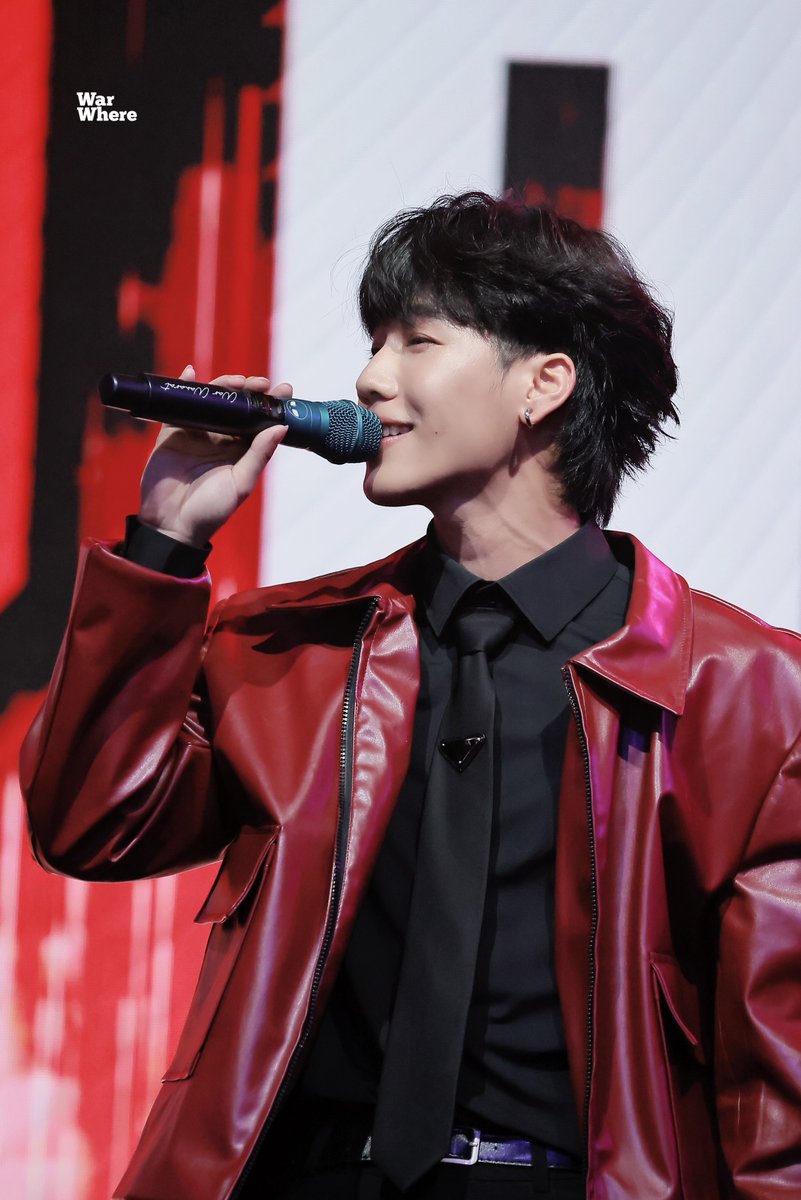 warwhere0623's tweet photo. 221011 on stage ~ เส้นเลือดขึ้นชัดเลย 🥹🥹🥹🖤❤️

@warwanarat 

TeeThaiTeeMun x War

#NetflixTeeThaiTeeMun
#warwanarat https://t.co/yKihhdiXZb