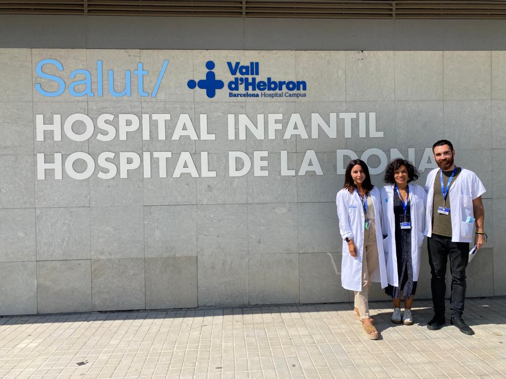 1 ➕TSS: Nova incorporació a la Unitat de #TSSanitariVH a l'Equip EMMA <a href="/vallhebron/">Vall d'Hebron</a> per donar resposta a l'atenció de les Violències vers la Infància i l'Adolescència. <a href="/EuniceBlaVa/">Eunice BlancoVázquez</a> <a href="/mabarbaf/">MA Barba Flores</a> <a href="/mariagarrsa/">Maria Garriga 🧏🏻‍♀️💪🏥🤝</a> <a href="/Elenasc20/">Elena Sanchez</a> <a href="/Carlosmarzo1972/">Carlos Cazalla Soria 🧏🏻‍♂️💪🏼🏥🤝</a> <a href="/vcanovasqueralt/">Víctor Cánovas Queralt</a>