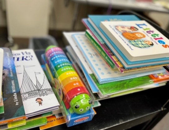 joynerlibrary's tweet photo. It's a transformation #ecutrc #TRCTuesday. At the Teaching Resources Center, we're turning 📦 of new deliveries into kits for engaging and exciting technology-based lessons. So much fun and so much learning! 🤖📖

This is thanks to an LSTA Bright Ideas Grant for innovation. https://t.co/O1DjDkMfhQ