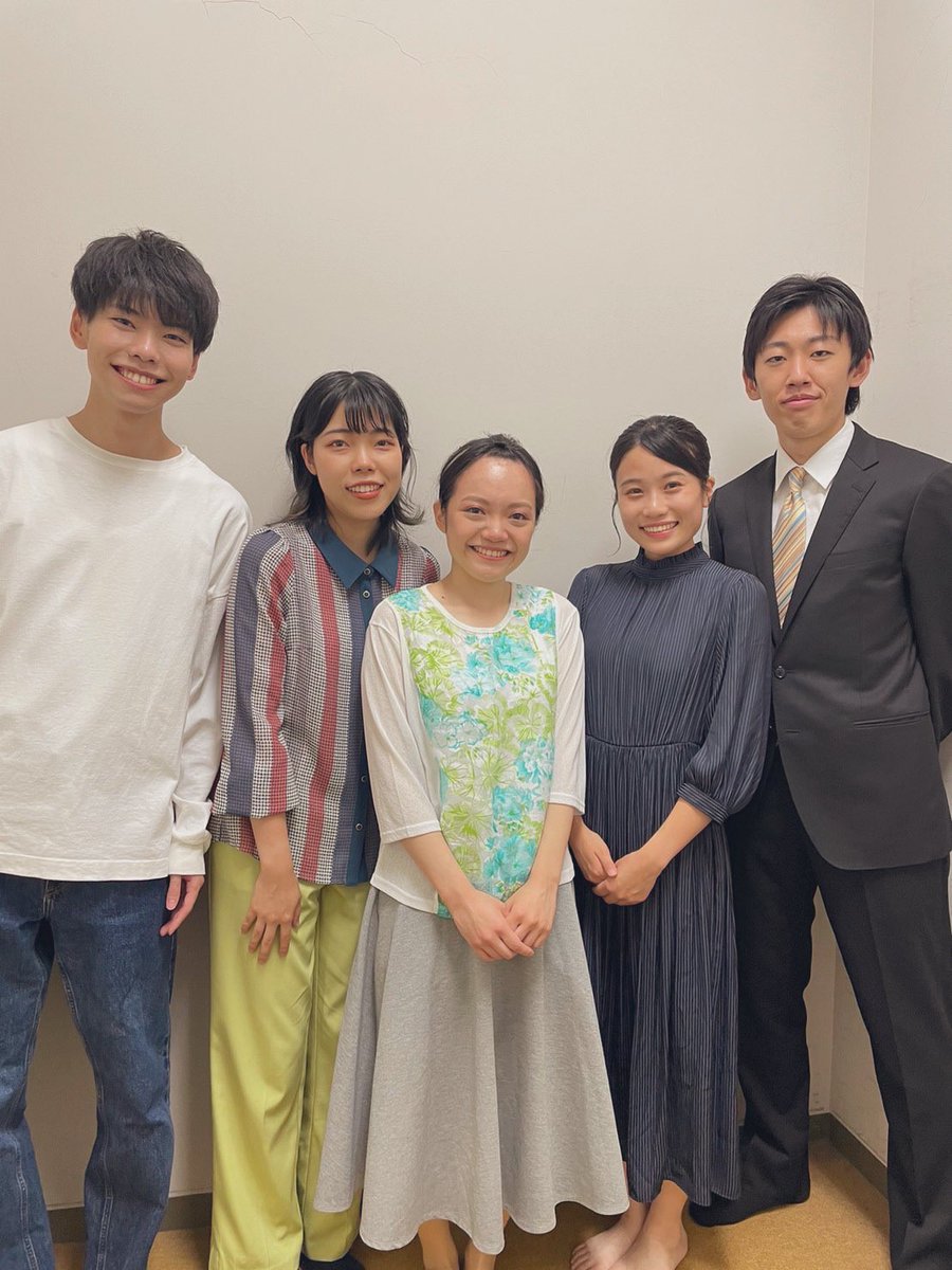 berrysnow4_snow's tweet photo. 『広くてすてきな宇宙じゃないか』無事終演致しました！！✨✨

本当に居心地が良い座組みで、終わってしまった事が寂しすぎるのですが、またどこかで皆んなと共演出来るように頑張りたいと思います💪

めちゃめちゃ楽しかった！！！！
この舞台に関わってくださった全ての方々に感謝です🙇‍♀️ https://t.co/eAI453Aq9R