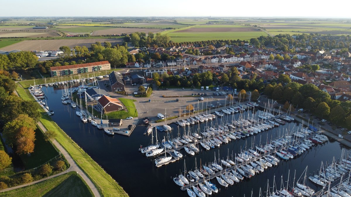 Brouwershaven shot with drone 😍
#Drone #Zeeland #Holland #Sky #Harbour #Brouwershaven