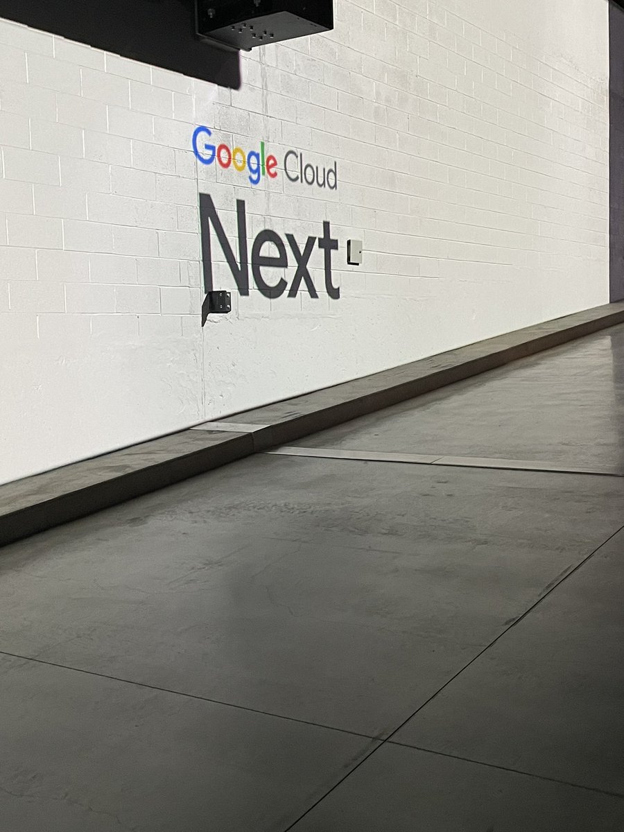 DCkashif's tweet photo. Ready to kick off #GoogleCloudNext Day #1 in NYC… https://t.co/yKt2vQPLIM