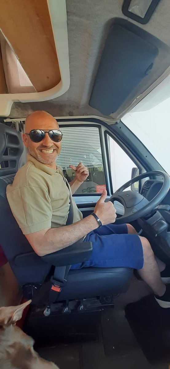 cases_unsolved's tweet photo. 🚨Este Sr. saiu de casa no dia 07/10 e está incontactavel.
🚙Pede-se a quem encontre a pernoitar na estrada, em parque de campismo ou, a circular, uma autocaravana da marca FIAT modelo DUCATO de cor branca com risca azul de matricula 13-25-GI
⚠️Esta com depressão
#Desaparacido https://t.co/lZHLhaXr5x