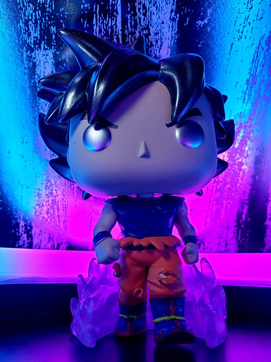ZpancakeM's tweet photo. @funko
#anotherworlddimension
#FunkoPhotoADayChallenge
Saiyans are from another world #NYCC #NYCC22 #nyccomiccon #dragonball #supersaiyan #goku #funko #funkopop https://t.co/S9RU3okD3t