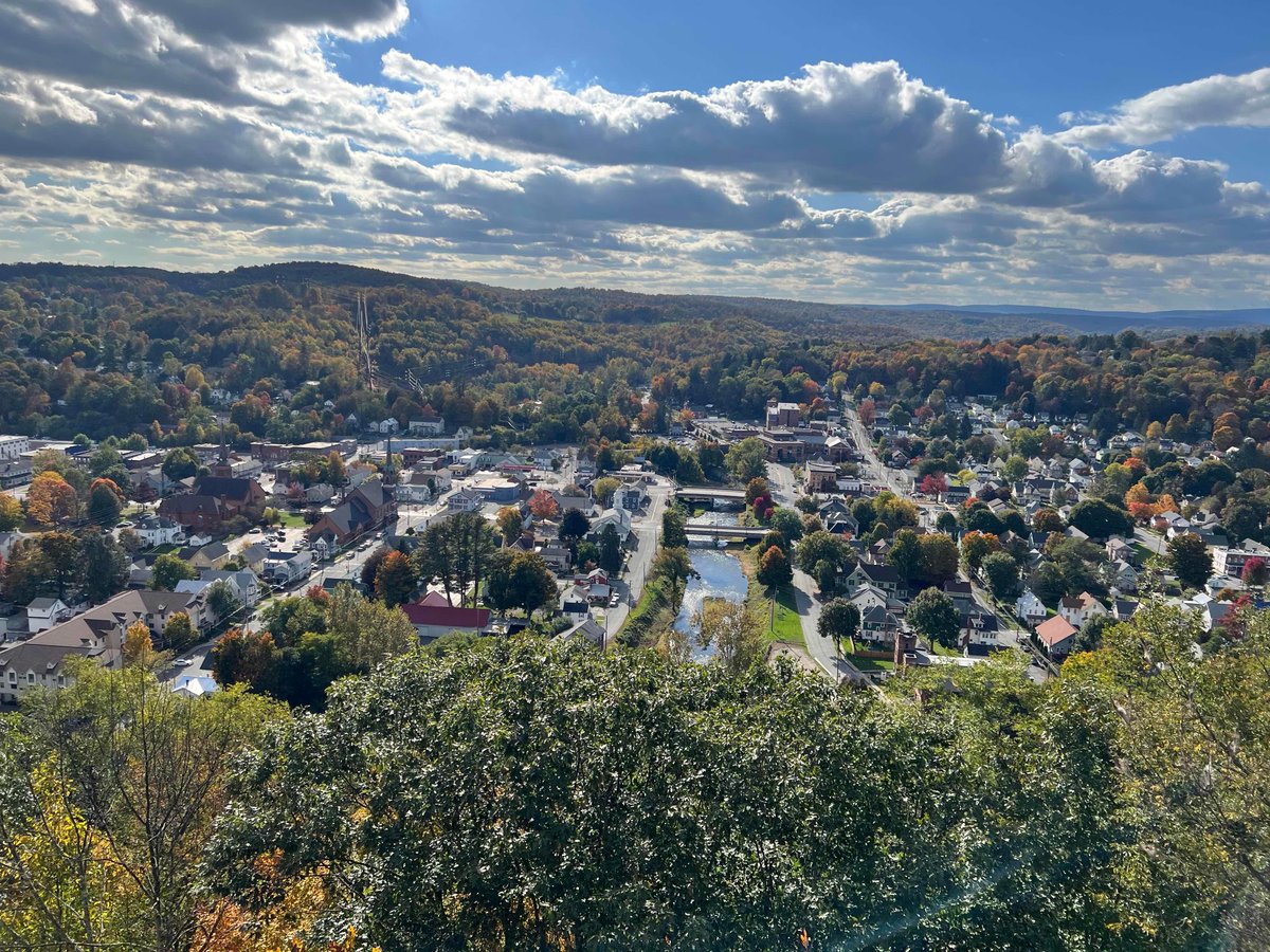 JenniferforPA's tweet photo. Honesdale this weekend ❤️ https://t.co/gx7JwjoGXV