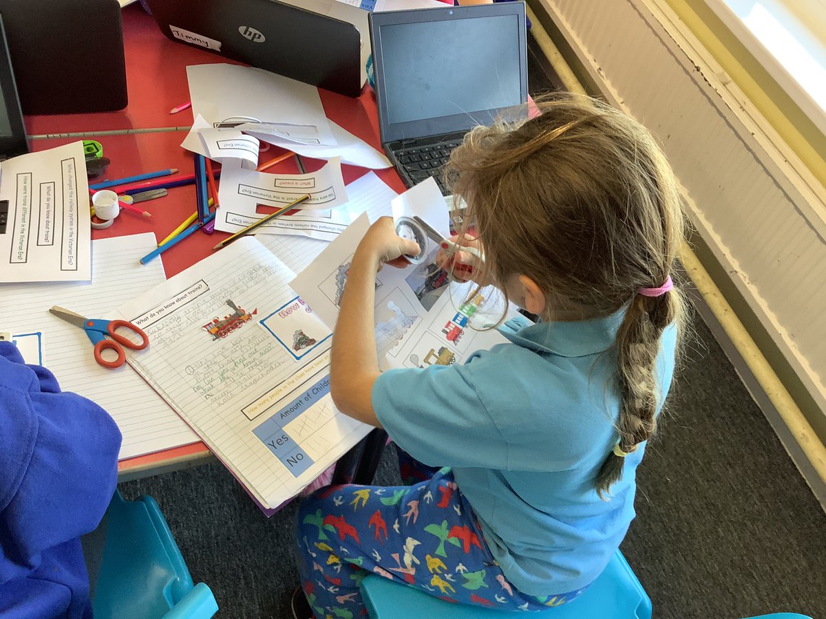 llanrhidianp's tweet photo. #LlanPysgodyn have started their new #LlanIQ π π How have railways changed? What is steam? What do you know about trains? #LlanLit #LlanHum #LlanSci https://t.co/VEvCxoZmDo
