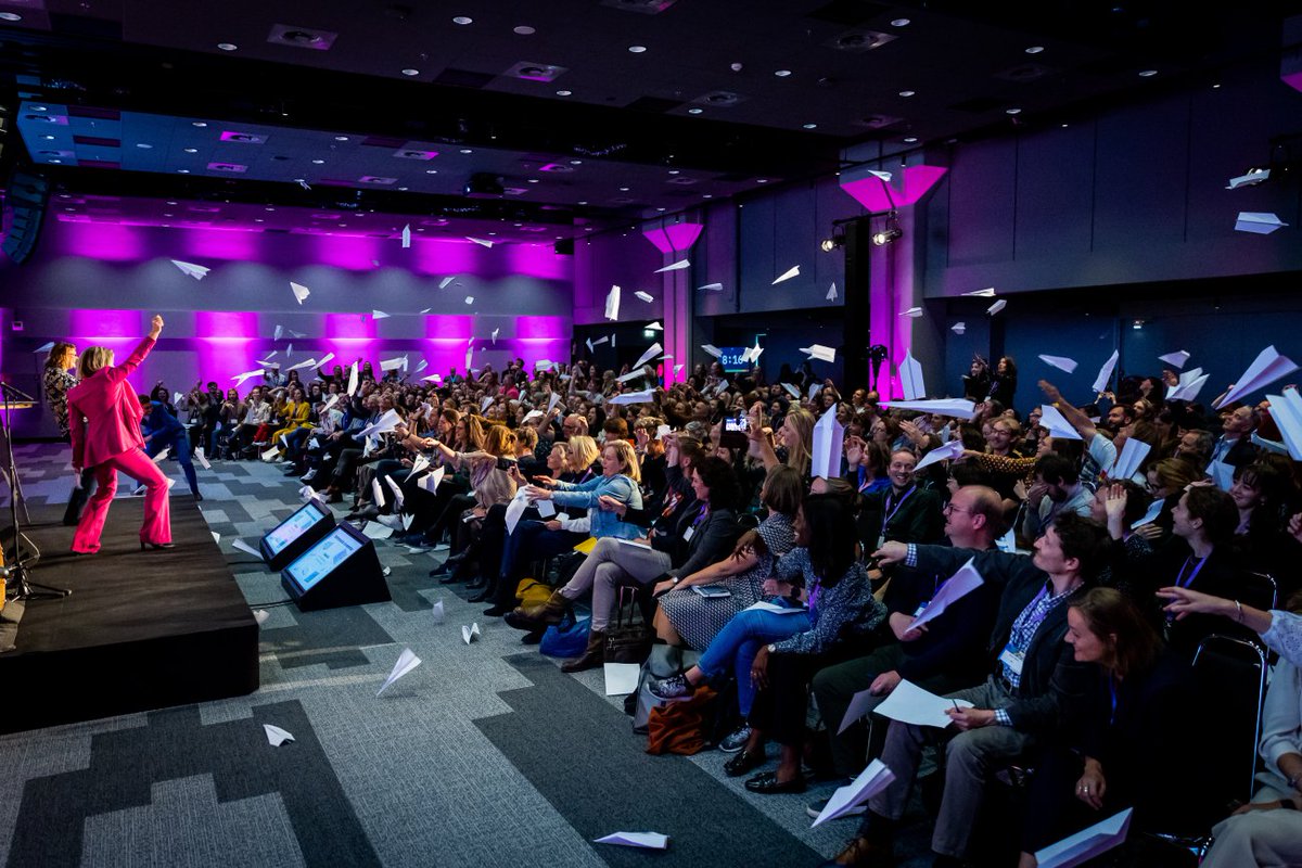 NWO Nieuws (@nwonieuws) on Twitter photo Wรกt een opkomst op de Nationale Wetenschapscommunicatiedag. We hebben jullie actief zien deelnemen tijdens de opening, aandachtig zien luisteren tijdens de sessies en heel druk in gesprek gezien met vakgenoten. Bedankt! #NWD22
Bekijk de eerste foto's op: nationalewetenschapscommunicatiedag.nl/sfeerimpressie Wรกt een opkomst op de Nationale Wetenschapscommunicatiedag. We hebben jullie actief zien deelnemen tijdens de opening, aandachtig zien luisteren tijdens de sessies en heel druk in gesprek gezien met vakgenoten. Bedankt! #NWD22
Bekijk de eerste foto's op: nationalewetenschapscommunicatiedag.nl/sfeerimpressie
