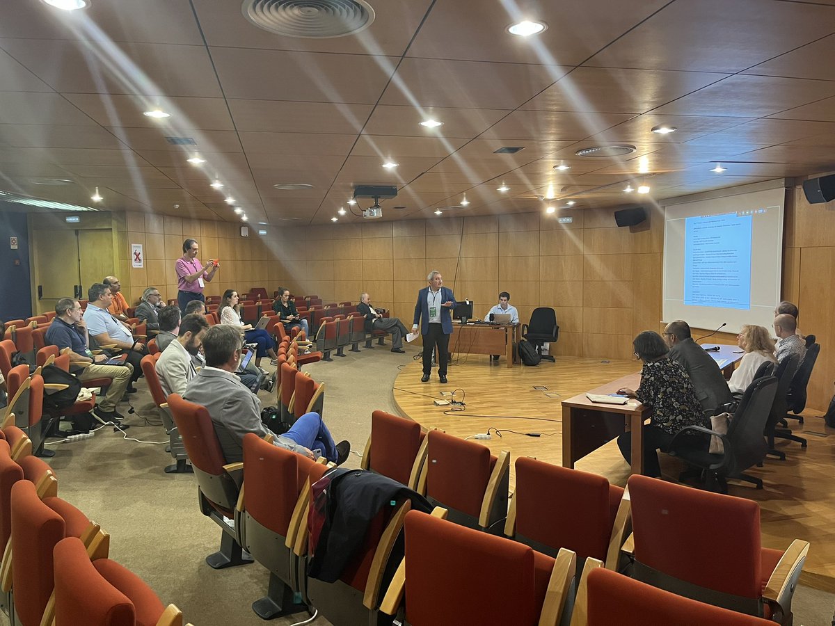 Eurocc_Portugal's tweet photo. After a loud round of applause to #IBERGRID22, the IBERLifeWatch workshop - the parallel session hosted by @LifeWatchERIC - has officially started. https://t.co/iOoij72Ss2