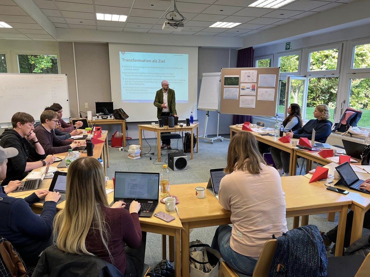 tobiasfaix's tweet photo. Wir freuen uns auf einen tollen neuen Jahrgang in unserem Master Transformationsstudien. 🤩 Heute ging es dann gleich um das Verständnis des manchmal doch schillernden Begriffs Transformation und der theologischen Einordnung...
#master #transformationsstudien #cvjmhochschule https://t.co/2GiTH2bq7q