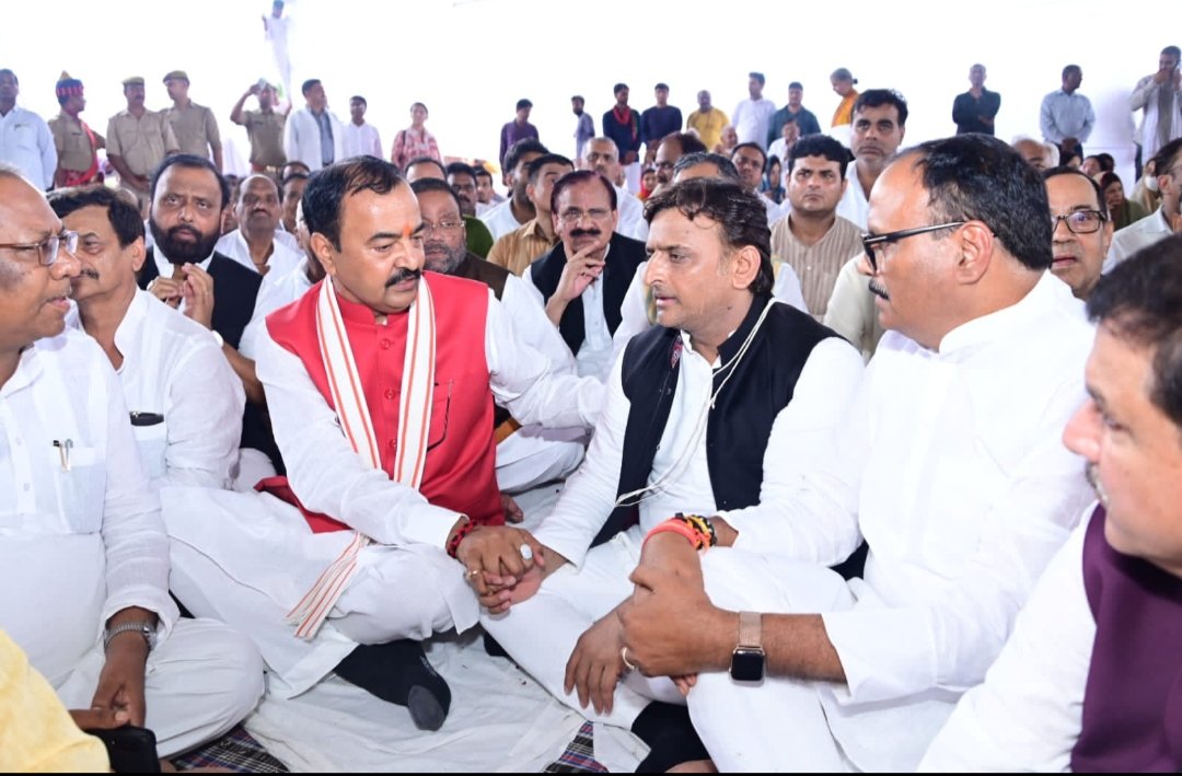 sshakti579's tweet photo. मोहब्बत की इसी मिट्टी को हिंदुस्तान कहते हैं।
#MulayamSingh
#MulayamSinghYadavdeath https://t.co/vHGIeJQYvY
