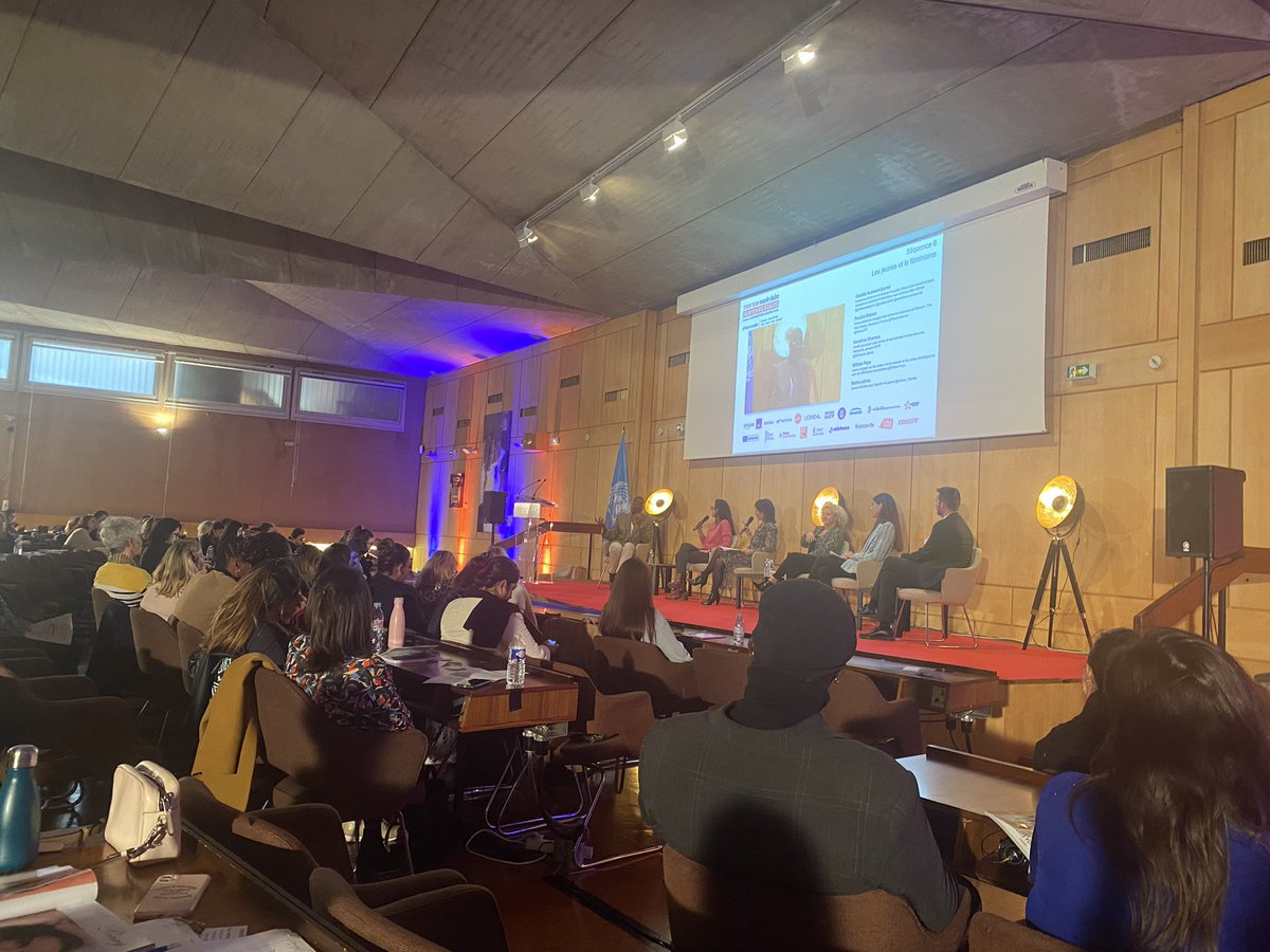 Arrêtons de dire qu'il faut donner la parole aux femmes, elles sont là, elles s'expriment,  il faut juste les écouter ! <a href="/camaumontcarnel/">camilleaumontcarnel</a> à l'appel pour l'égalité des rêves organisé par <a href="/marieclaire_fr/">Marie Claire</a> à l'<a href="/UNESCO_fr/">UNESCO en français</a>