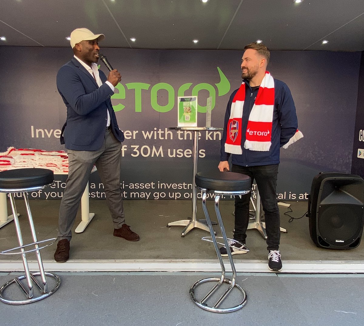 eToro's tweet photo. 🧣 As Official Partner of @Arsenal, it was great to reward our clients at this weekend’s match vs. Liverpool by offering them a scarf &amp; hosting a pre-match Q&amp;A with Arsenal Legend Sol Campbell. https://t.co/MmfMLbC5nF
