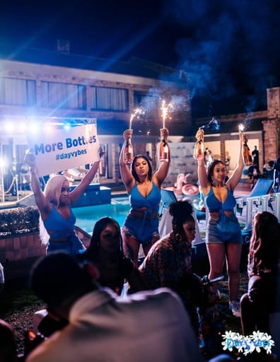 _leanne_n's tweet photo. We had lots and lots of fun for the #dayvybes picnic event that took place on the 25th of September hosted by our favorite girls @bluembombo &amp; @BrownMbombo. it was lit lit🥂🔥🔥 if you missed this one don't worrrry, you better catch the next one!
@GHMUMM @DayVybes https://t.co/JXpjcXvpMt