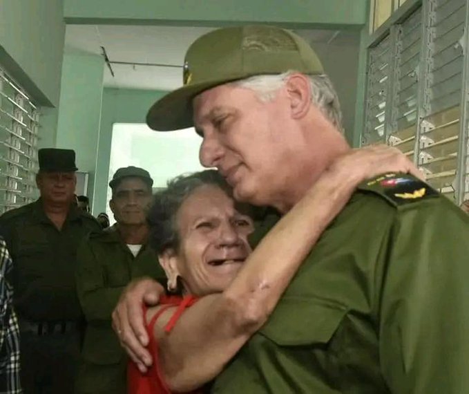 #YoSigoAMiPresidente, usted no está solo, aquí estamos para seguir uniendo brazos en la recuperación #FuerzaCuba