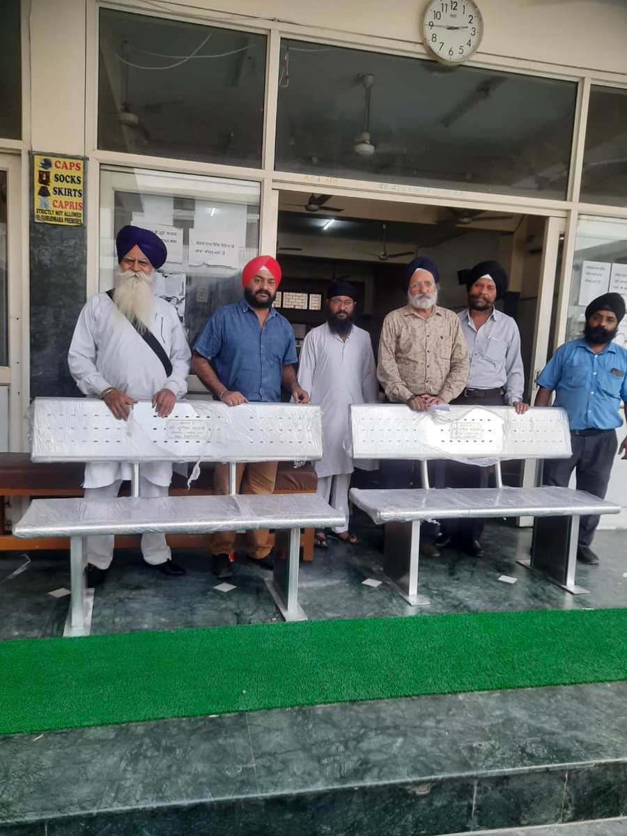 ipathak25's tweet photo. आज से मेरी विधानसभा में बुजुर्गों और नागरिकों को बैठने के लिए विभिन्न स्थानों पर 100+ बेंच लगाने का काम शुरू हुआ। https://t.co/1pahS7oUdu