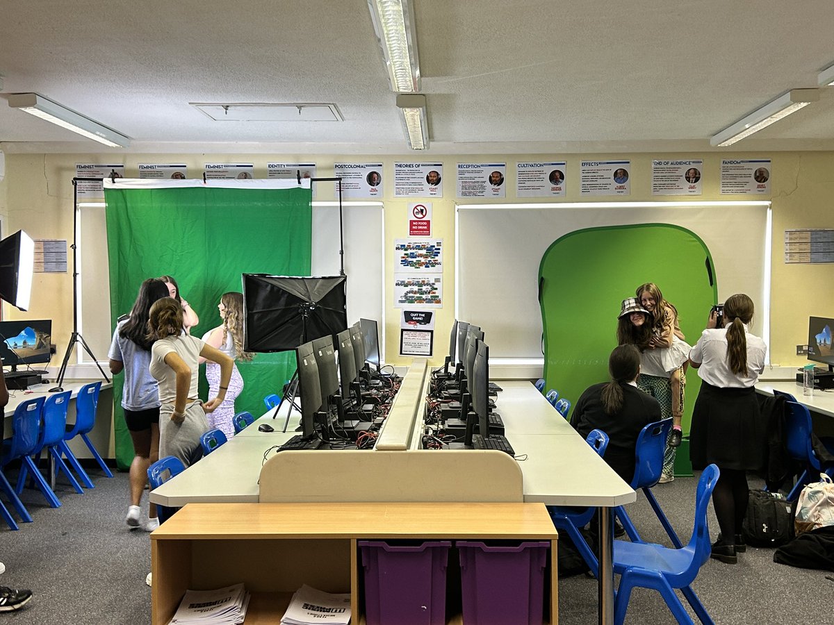 MrsTreliving's tweet photo. Lunchtime photo shoots today for year 8 Media students. Getting prepared for their magazine cover production https://t.co/yiXEkNg1rm