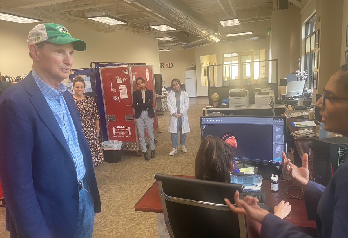 RonWyden's tweet photo. Very impressed with the “think big” innovation from the @Lazarus_3D team I met with yesterday in Linn County. Great work here at home in Oregon using 3D tech printing imaging to help surgical planning by doctors &amp; outcomes for patients. https://t.co/meIZVUVZGu