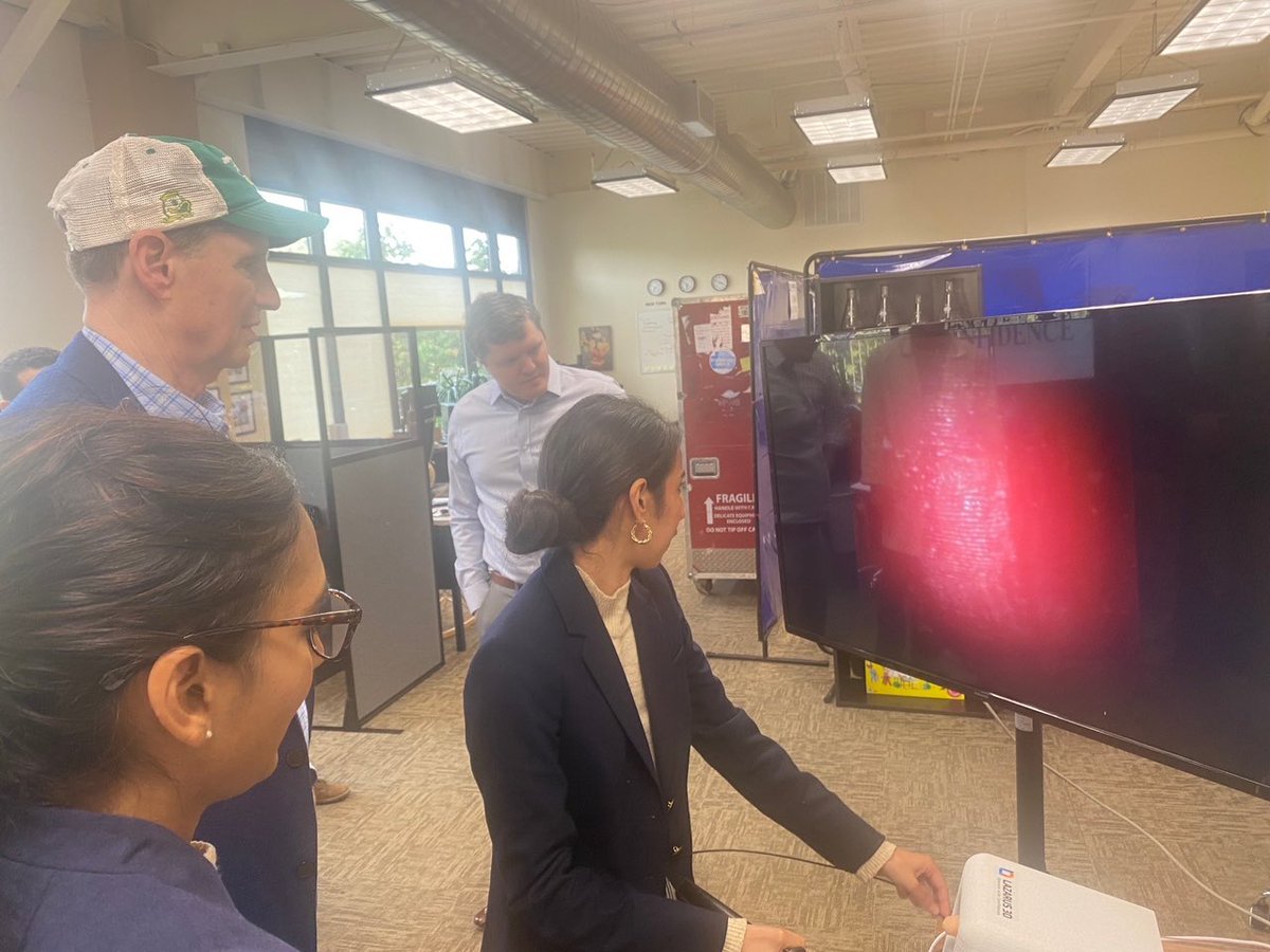 RonWyden's tweet photo. Very impressed with the “think big” innovation from the @Lazarus_3D team I met with yesterday in Linn County. Great work here at home in Oregon using 3D tech printing imaging to help surgical planning by doctors &amp; outcomes for patients. https://t.co/meIZVUVZGu