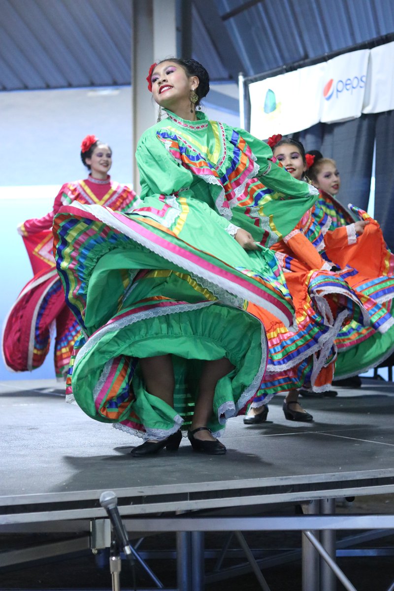 BVW2007's tweet photo. BVW is inviting professional and amateur photographers to participate in our festival Photography Contest.   
Each participant will be assigned a shift between 10a-4p on Sat., Nov. 12 in downtown Bryan.  
Registration in advance is required.  Email rhonda@tamu.edu for details. https://t.co/wUDvWNqQZm