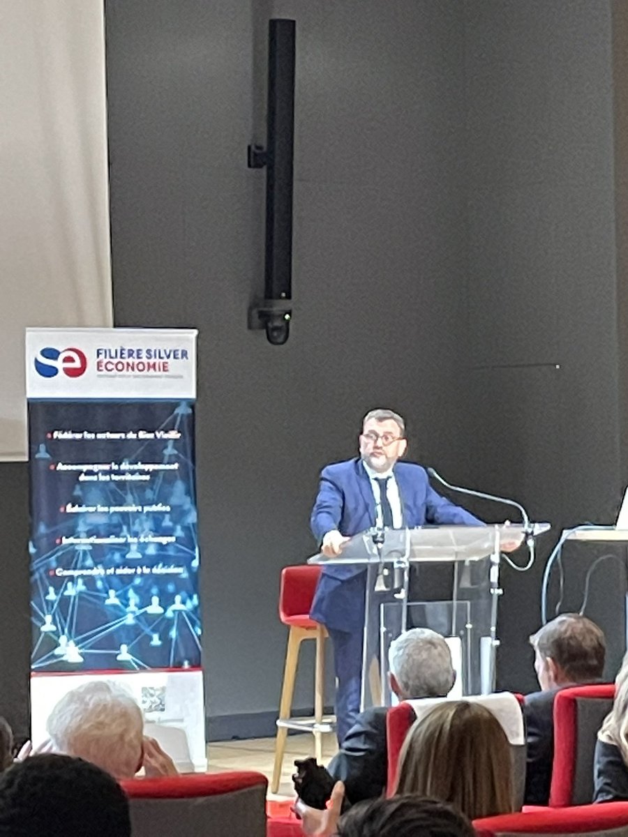 #colloque 
Pour le Ministre <a href="/OlivierKlein93/">Olivier Klein</a>, #MaPrimeAdapt doit être créée :
✅ pour les citoyens de 70 ans et plus,
✅ dans une logique préventive
✅ sans condition de niveau de dépendance (pas de GIR)