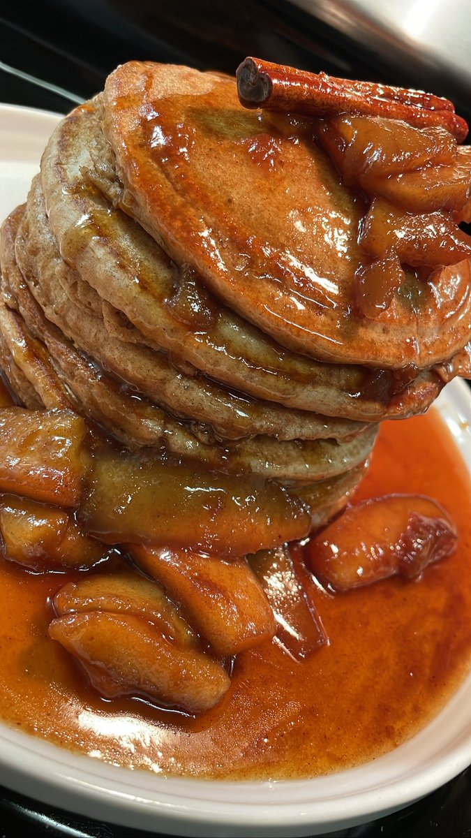 ChefChiantiQC's tweet photo. Apple Cider Pancakes ๐ฅ #ChefUp https://t.co/FdbVXkJv7Y