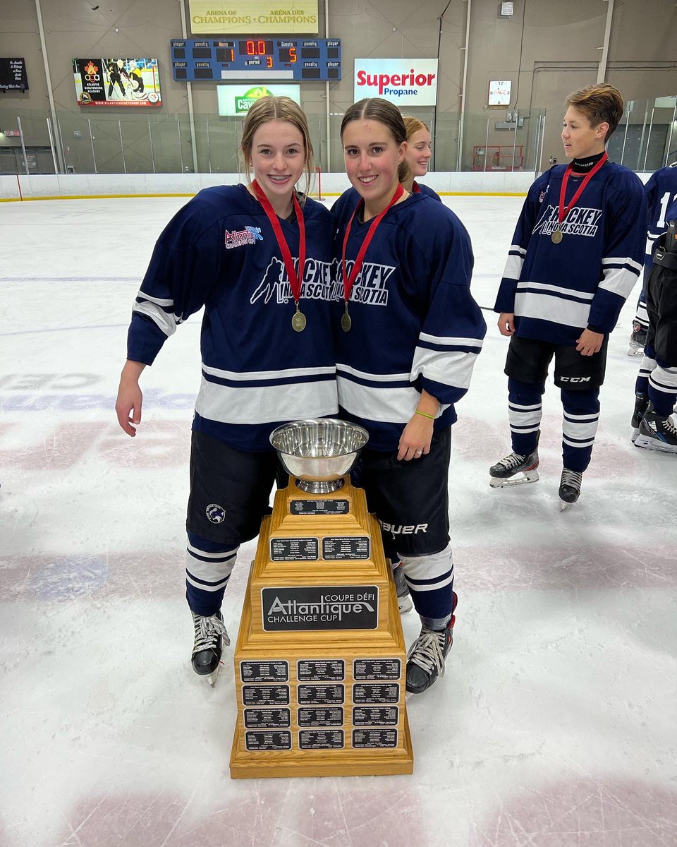 Congrats to Skylar MacLean and Brooklyn MacNeil on winning gold with NS U16 at ACC and to coach Sonya Lynk and Sam Morrison for winning bronze with NS U18! Great weekend ladies! #noweaklynx