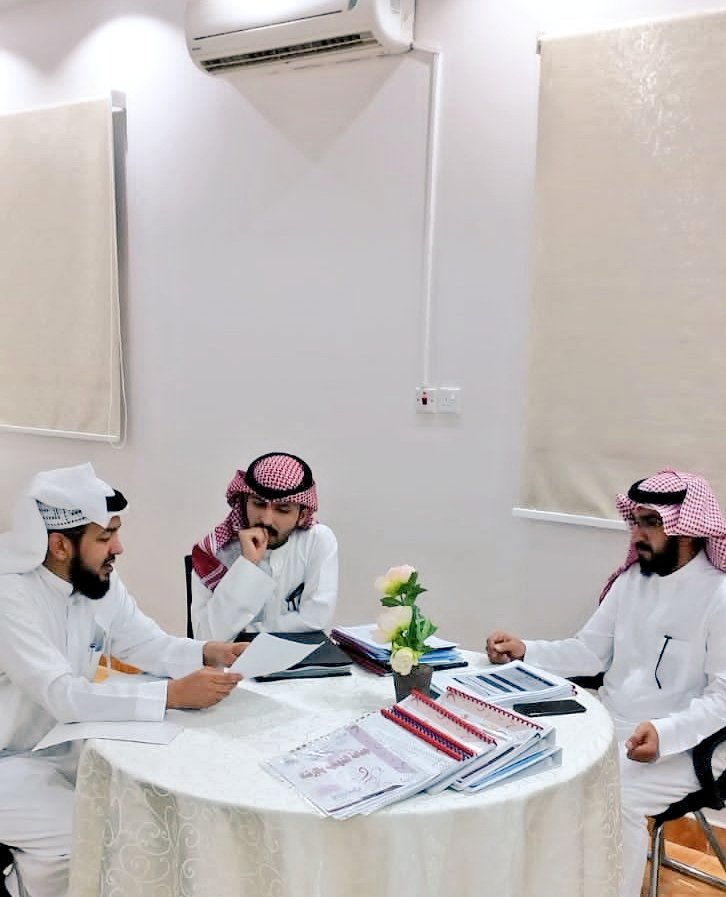 al_omariah's tweet photo. 📚

لقاء التوجيه الطلابي بمدارس العمرية بمراحلها الثلاث
برئاسة مشرف التوجيه الطلابي بمكتب تعليم سكاكا
 الأستاذ/ نايف بن خالد الغميز 

📚

#مدارس_العمرية_الأهلية
#تعليم_الجوف 
@MOE_JOF 
@MOE_JOF_01 https://t.co/iAH3kccCzJ