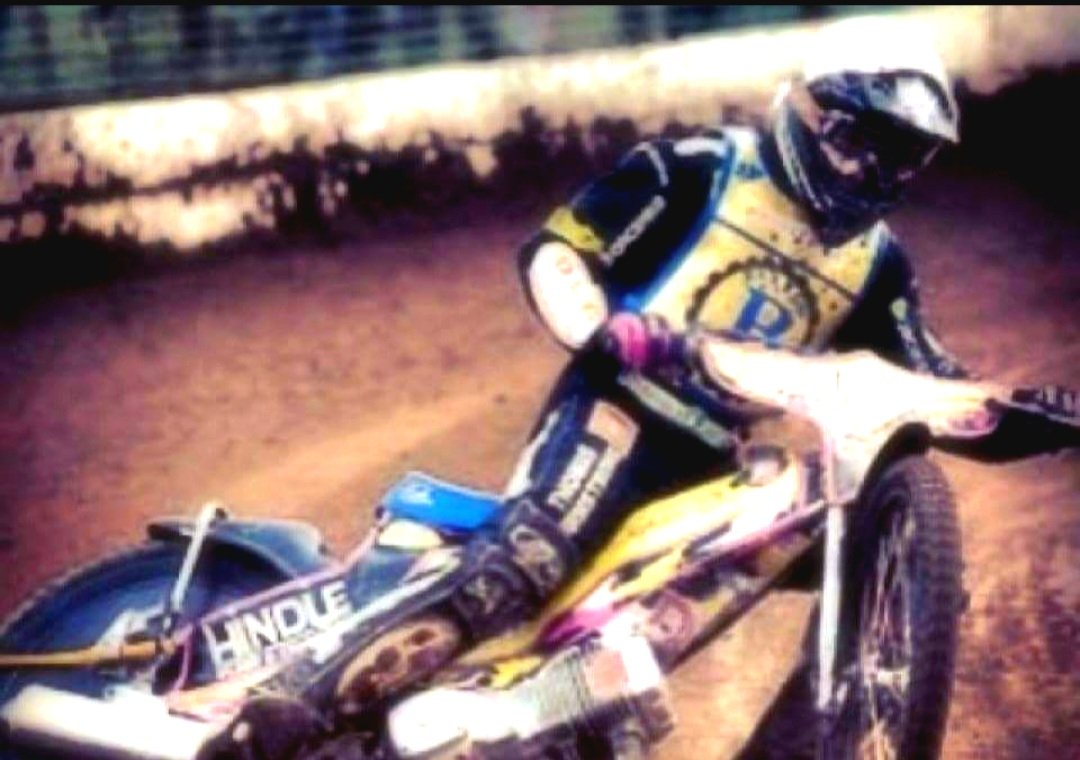 BarrowMemories's tweet photo. The last ever Barrow race jacket to see competitive action in 2013 Gold background with the BOMBERS  B  to celebrate those golden days in the frame of the Furness Flyers tyre. 
@retrospeedway @Stephen78857051 @NWEMlive @CumbriaCrack @38wcr https://t.co/l1otDHu1X5
