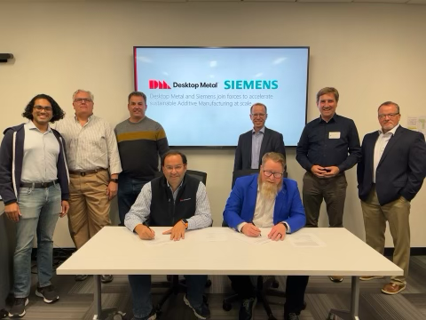 Siemens and Desktop Metal join forces to accelerate sustainable Additive Manufacturing at scale. This is what AM 2.0 is all about. 
#advancedmanufacturing #additivemanufacturing 
#binderjetting #metal3Dprinting

 bit.ly/3rI8hvX