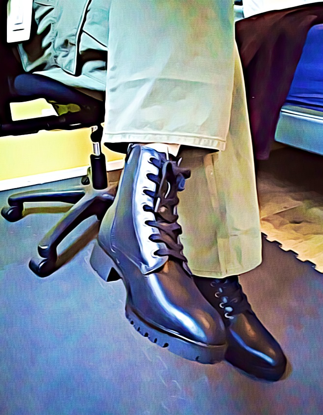 elegance_divine's tweet image. Unpacking a new delivery. These are some delicious shoes. Seems like they're just made for kicking you into the dirt, don't they?

Go ahead, lean in closer and kiss them. Only once, a long lingering taste of what you can't have

And get ready to fund a next pair